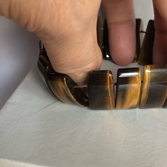 Tiger’s Eye Gemstones (430.10 cts) Fancy Cut Stretchable Bangle